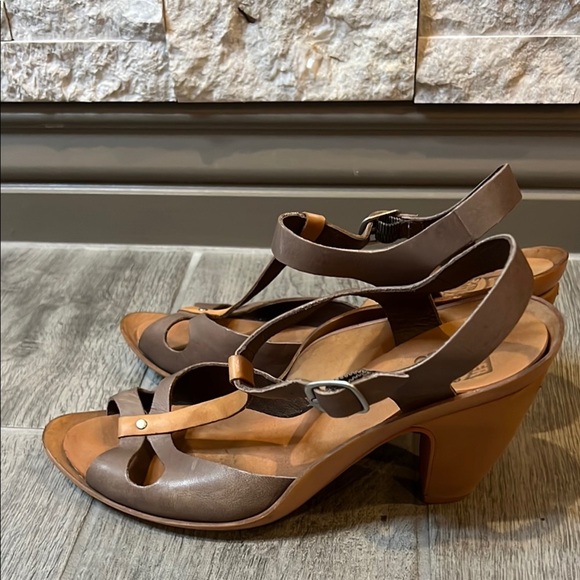 Camper Women's Taupe and Camel strappy Leather Sandals size 38 or US 7 1/2 - Picture 6 of 14